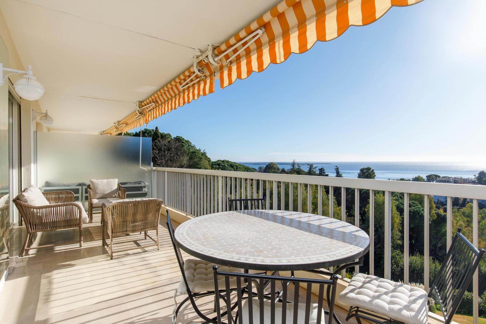Immogroom - Spacious Bright T3 - Sea View -terrace Appartement *